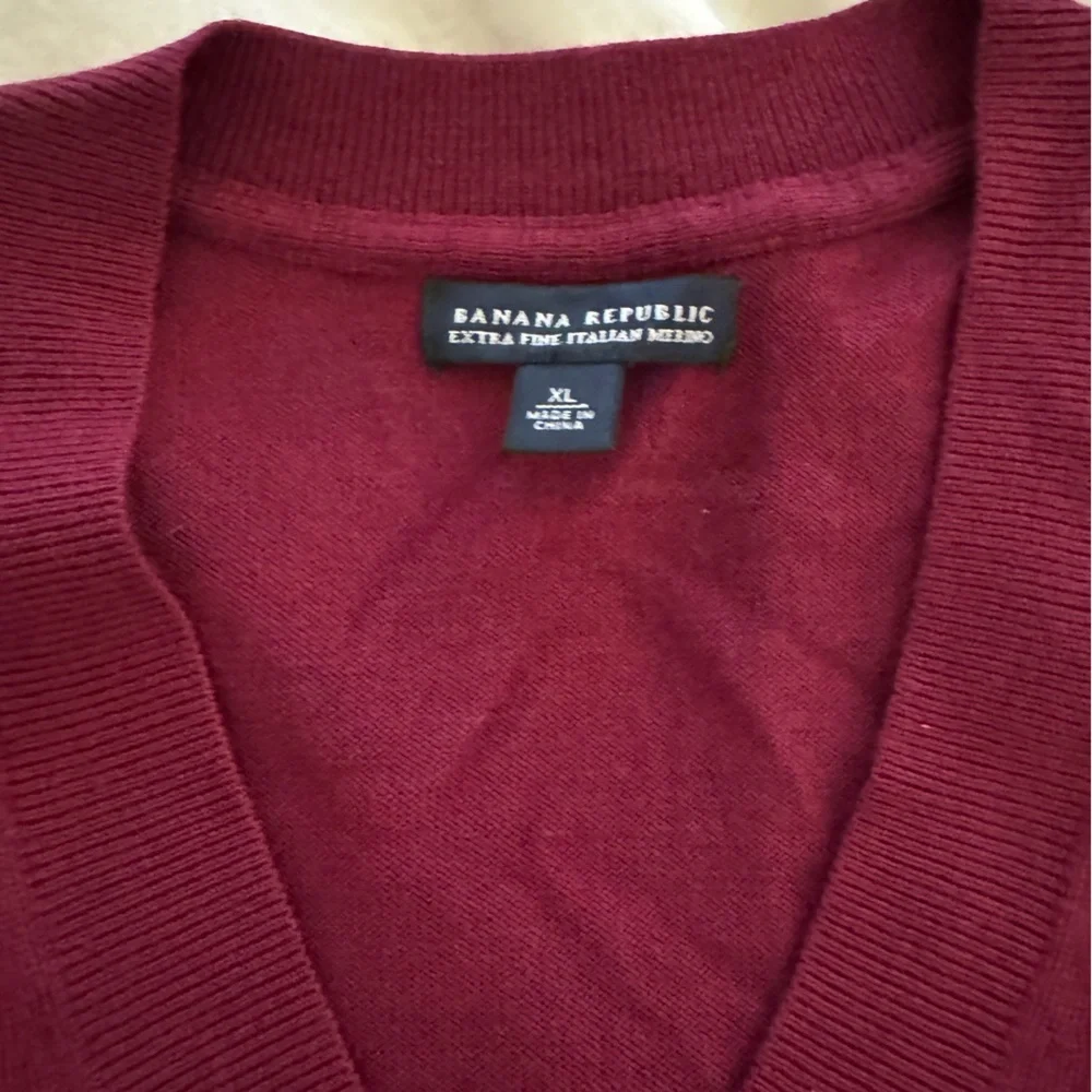 Burgundy Banana Republic Short Sleeve Merino V-Neck Sweater - XL - Picture 3 of 7